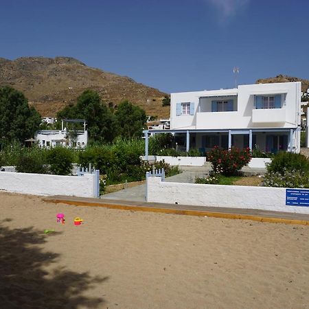 Galazio Seaside Apartments Livadakia ภายนอก รูปภาพ