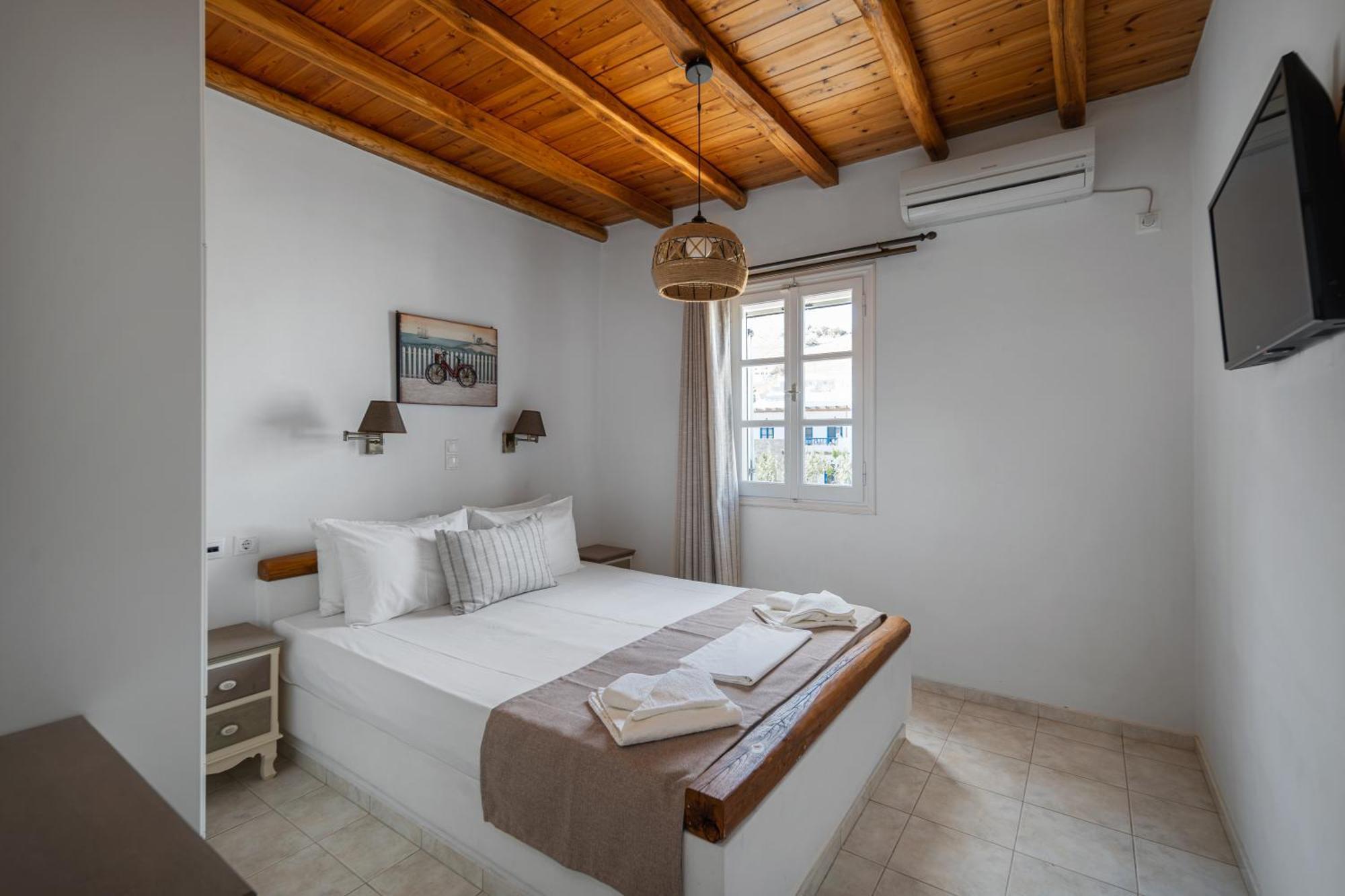 Galazio Seaside Apartments Livadakia ภายนอก รูปภาพ