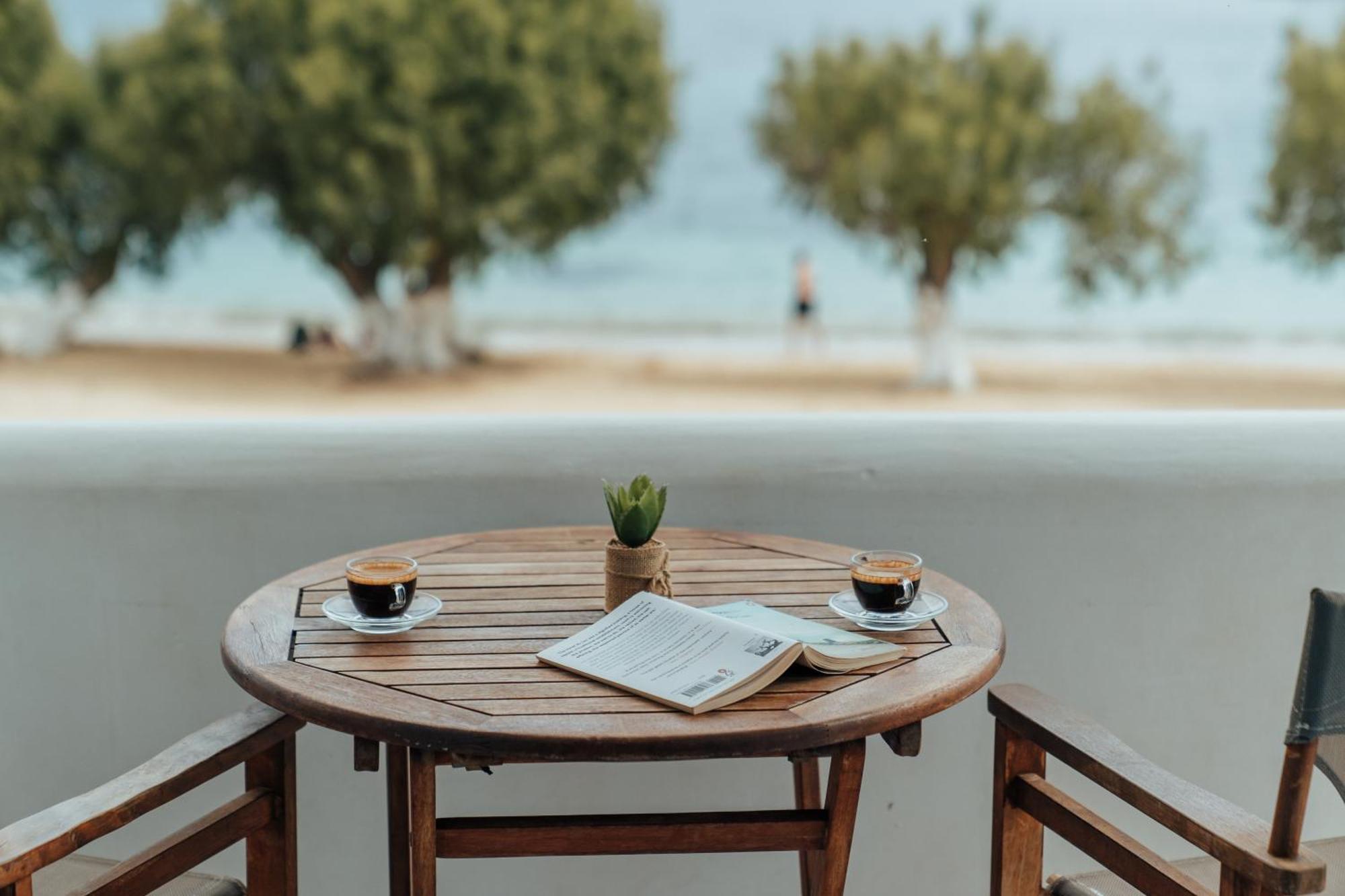 Galazio Seaside Apartments Livadakia ภายนอก รูปภาพ