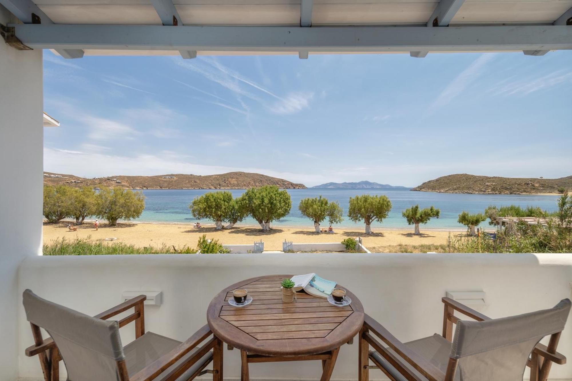 Galazio Seaside Apartments Livadakia ภายนอก รูปภาพ
